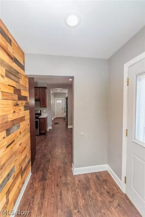 Entry Way - 6 Pine St, Norwalk, OH 44857 photo 1 of 2