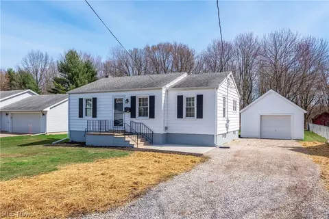 Exterior - 215 Maple St, South Amherst, OH 44001 photo 2 of 13