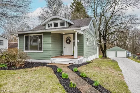 1638 Woods Rd, Akron, OH 44306