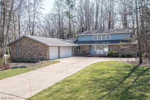 20009 Hawthorne Ln, Strongsville, OH 44149