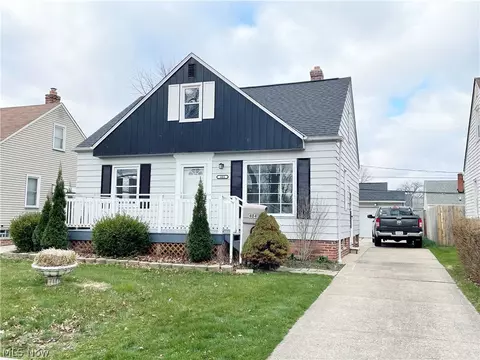 404 E 327th St, Willowick, OH 44095