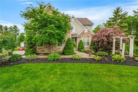 9604 Venus Rd, Chardon, OH 44024
