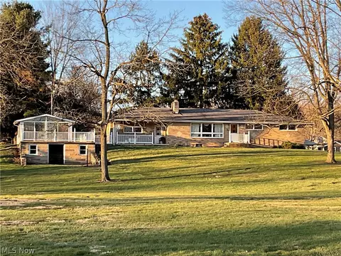 5725 12th St NW, Canton, OH 44708