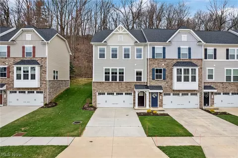814 Buckeye Dr, Akron, OH 44303