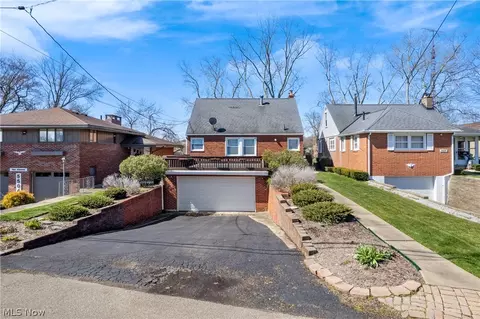 5510 N Island Dr NW, Canton, OH 44718