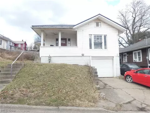 1305 Chestnut St, Cambridge, OH 43725