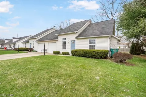 1933-35 Eastbranch Cir NE, Canton, OH 44705