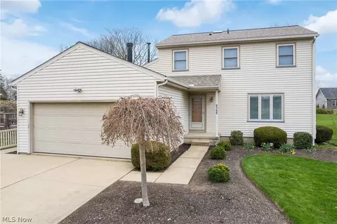 8158 Sandleford Ave NW, North Canton, OH 44720