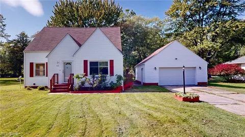 410 Douglas Blvd, Richmond Heights, OH 44143