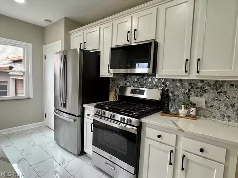 2209 Harborview Blvd, Lorain, OH 44052 photo 9