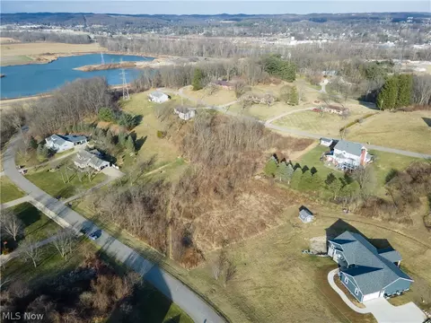 Circleview Drive, Dover, OH 44622 photo 8