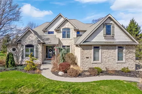 1585 Yorkshire SE, Canton, OH 44709