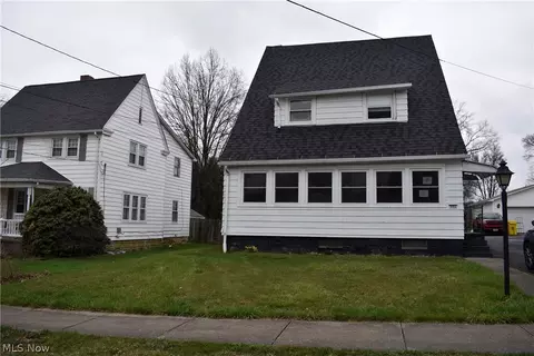 552 E 8th St, Salem, OH 44460