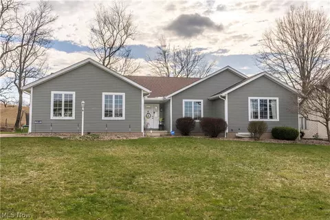 6516 Pebble Crk, Canton, OH 44718