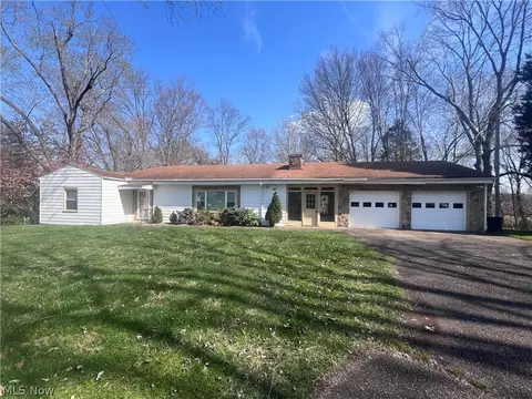 3106 Broad St, Parkersburg, WV 26104