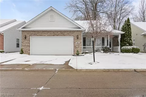 121 Richmond Ct, Elyria, OH 44035