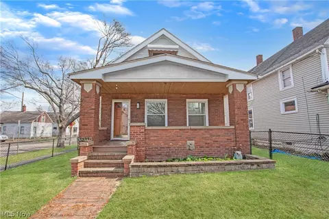 3233 W 44th St, Cleveland, OH 44109