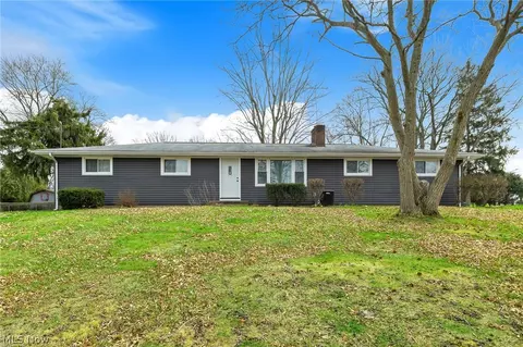 6201 Fairacres St SW, Canton, OH 44706