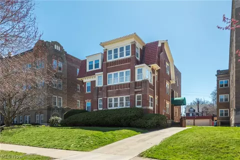 14915 Lake Ave, Lakewood, OH 44107