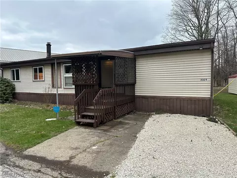 2329 Ivy Way NE, Canton, OH 44705