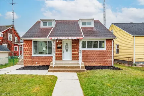 2222 17th St NE, Canton, OH 44705