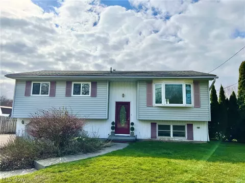 766 Harris Rd, Sheffield Lake, OH 44054