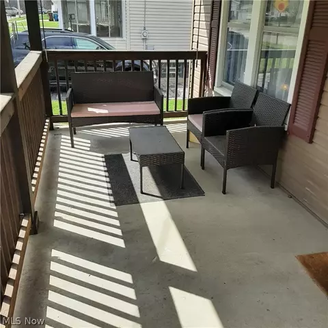Exterior - 30 Katherine St, Struthers, OH 44471 photo 3 of 9