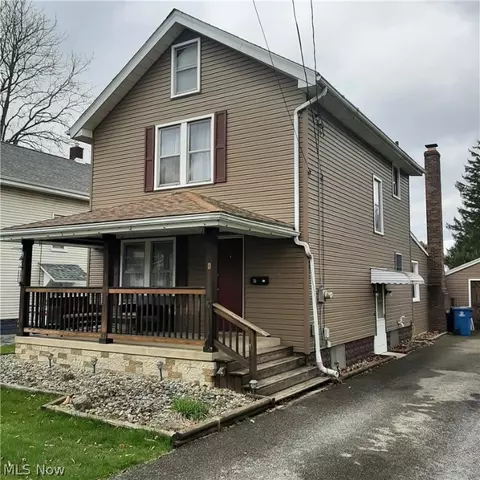 Exterior - 30 Katherine St, Struthers, OH 44471 photo 5 of 9