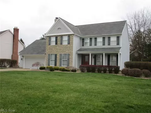 37 Loch Heath Ln, Youngstown, OH 44511