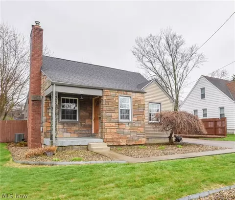 59 Renwick Dr, Youngstown, OH 44514