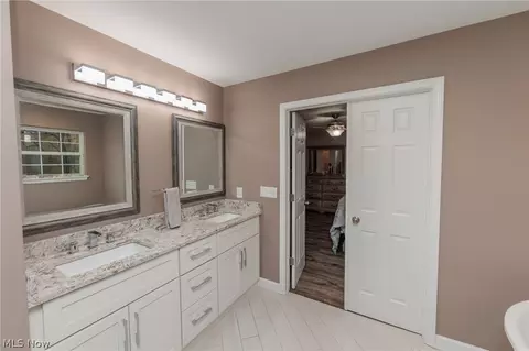 Bath - 32883 Walnut Dr, Avon, OH 44011 photo 3 of 4