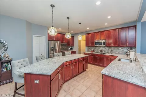 Kitchen - 32883 Walnut Dr, Avon, OH 44011 photo 3 of 5