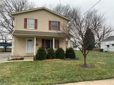 422 Pauline Ave, Akron, OH 44312