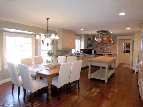 806 Park Harbour Dr, Boardman, OH 44512 photo 4