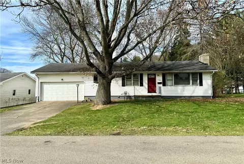 1920 Walnut St, Coshocton, OH 43812