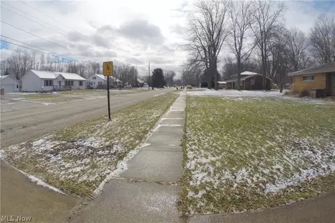 1325 Union Ave, Ashtabula, OH 44004 photo 3