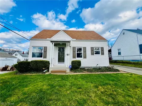 2483 24th St, Cuyahoga Falls, OH 44223