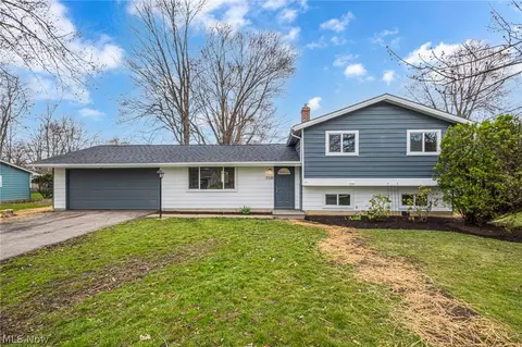7227 Hawthorne Dr, Mentor, OH 44060