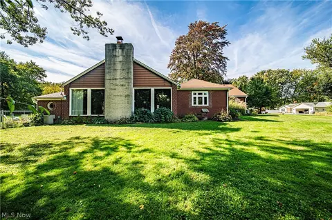 Exterior - 3042 W 13th St, Ashtabula, OH 44004 photo 7 of 11