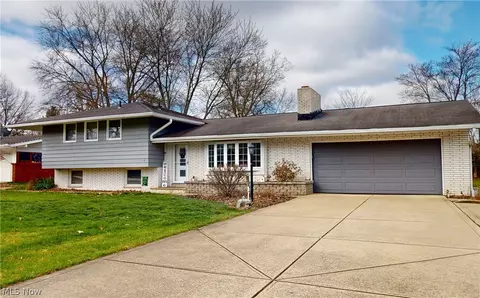 7694 W 130th St, Middleburg Heights, OH 44130