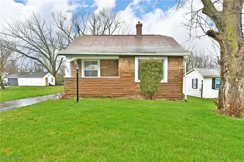 3091 Orchard Ave SE, Warren, OH 44484