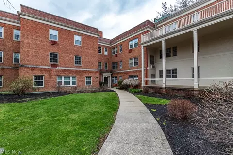 15825 Van Aken Blvd #304W, Shaker Heights, OH 44120