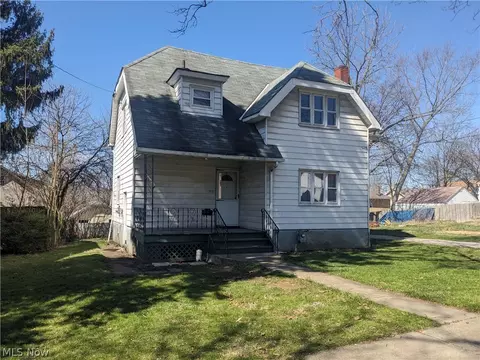 328 Pioneer St, Akron, OH 44305