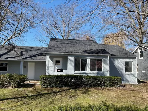 1350 Sebring Ave, Madison, OH 44057