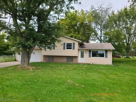 3725 Meese Rd NE, Louisville, OH 44641