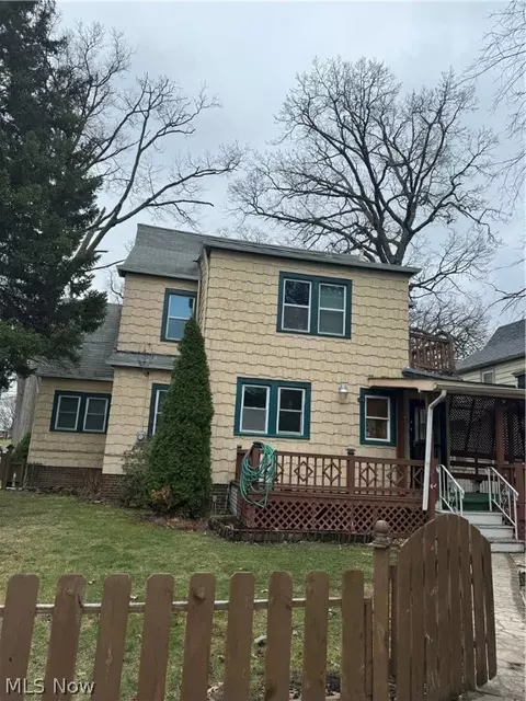 Exterior - 2910 Park Dr, Lorain, OH 44052 photo 4 of 14