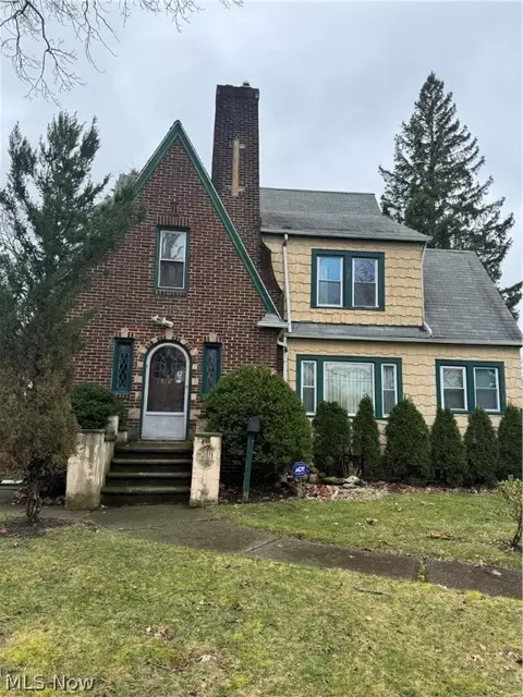 2910 Park Dr, Lorain, OH 44052