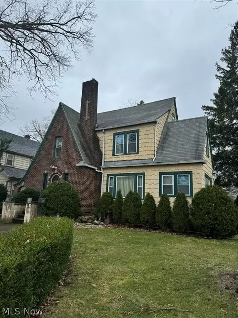 Exterior - 2910 Park Dr, Lorain, OH 44052 photo 9 of 14