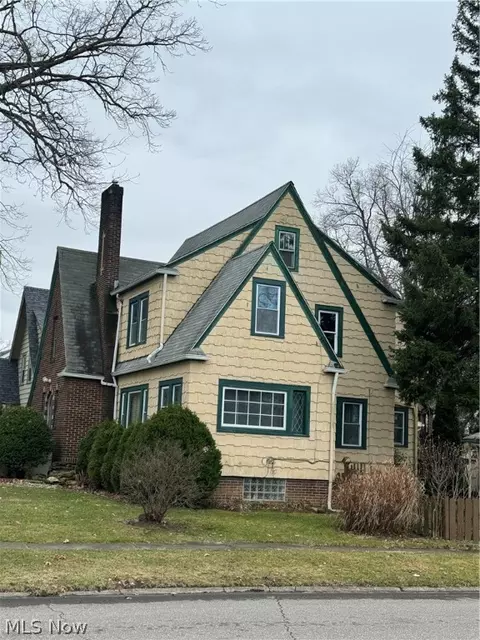 Exterior - 2910 Park Dr, Lorain, OH 44052 photo 2 of 14