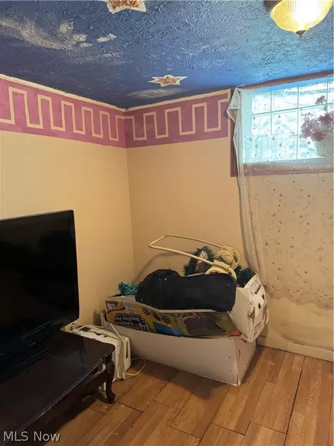 Bedroom - 2910 Park Dr, Lorain, OH 44052 photo 2 of 2